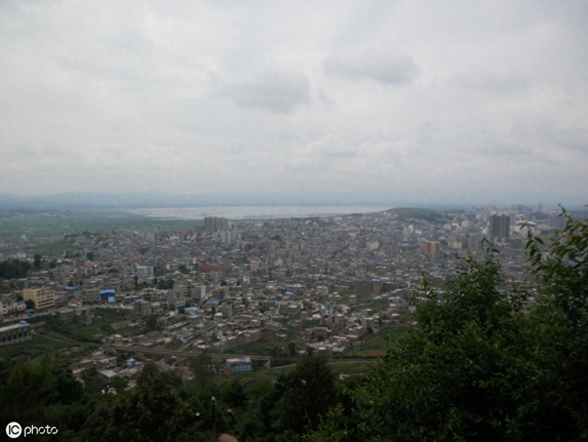 威宁县：贵州省面积最大的县，人口超百万，经济总量200多亿