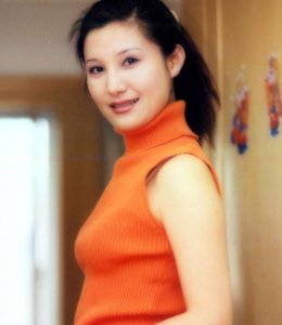 ​知名演员周冬齐：稀里糊涂嫁给林永健，恩爱18年生一子，幸福美满