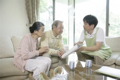 ​社区居家养老的好处，老年人幸福感提升，该如何选择养老的方式