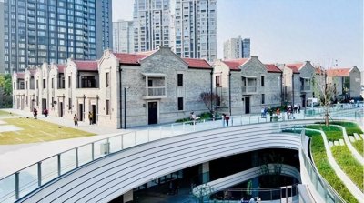 ​上海十大商场深度游：探索未来购物与潮流融合的奇迹