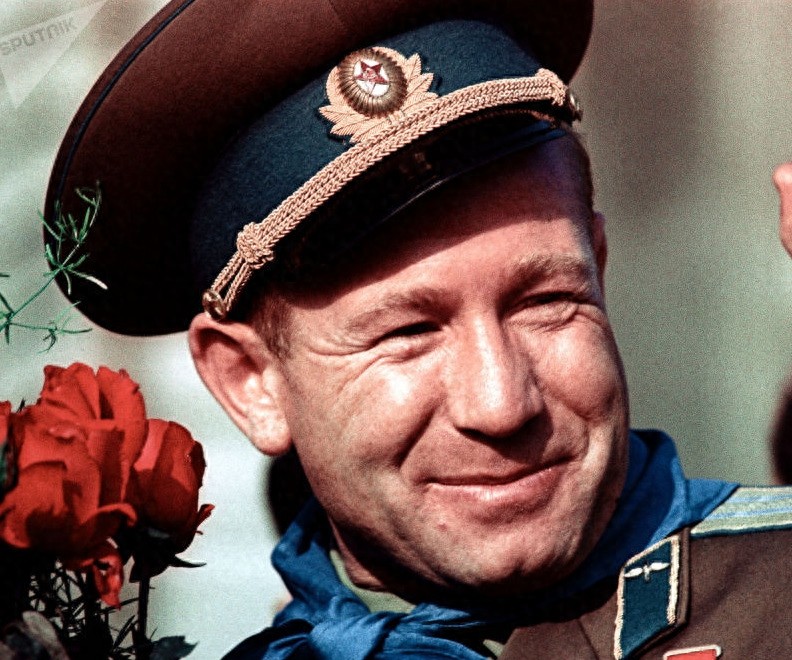 组图:“太空行走第一人”阿列克谢·列昂诺夫