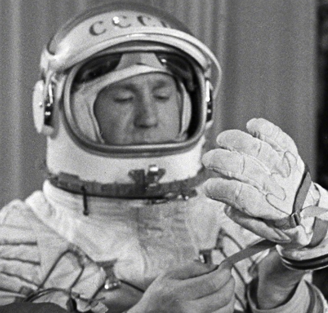 组图:“太空行走第一人”阿列克谢·列昂诺夫