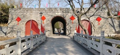 ​金坛是一个金坛子吗？