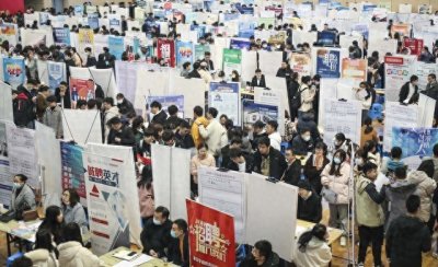 ​春风行动掀起就业热潮，千万岗位引人才竞逐