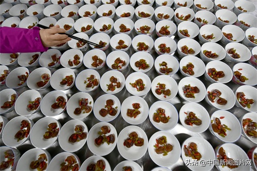 贵州遵义:八宝饭飘香年味渐浓