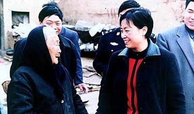 ​河南女警官任长霞：破案无数却意外身亡，葬礼上14万百姓含泪送别