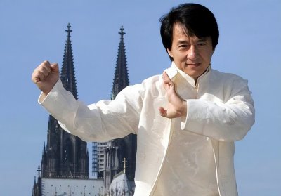 ​“勒索”成龙欺负刘德华，侵吞张柏芝百万片酬，臧天朔差点被销户