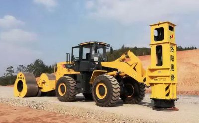 ​高速液压强夯机图片（液压式强夯机用途）