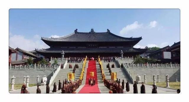 出家17年,她将破旧古寺改造成顶级佛学院,网友:佛在心中!