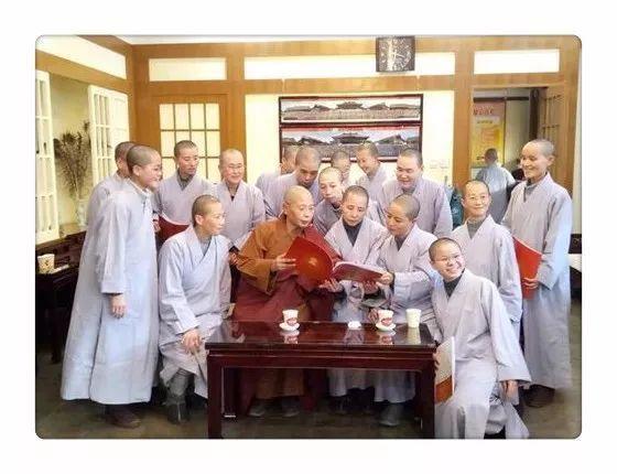 出家17年,她将破旧古寺改造成顶级佛学院,网友:佛在心中!