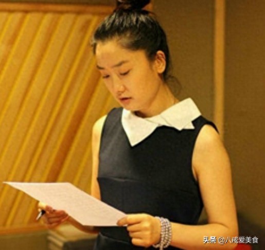 凤凰传奇主唱玲花素颜照,台上台下判若两人