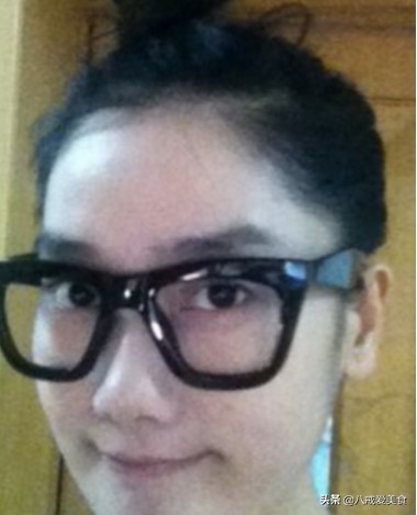 凤凰传奇主唱玲花素颜照,台上台下判若两人