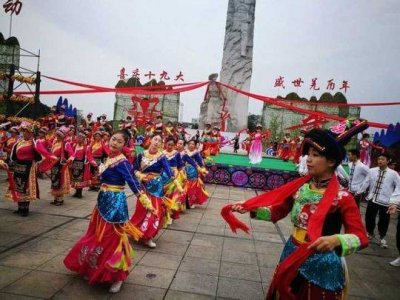 ​羌历新年开幕 川陕羌族同胞和各地游客齐聚北川