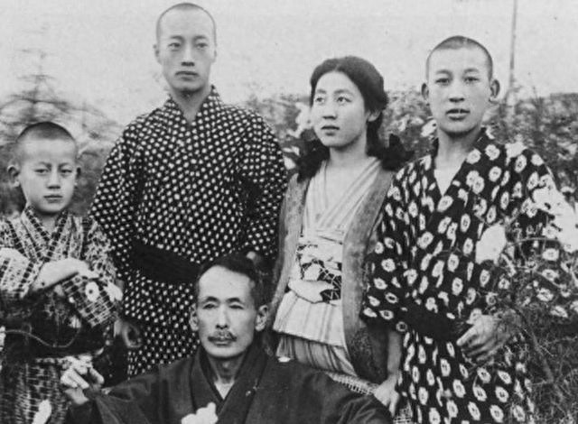 川岛芳子家庭照