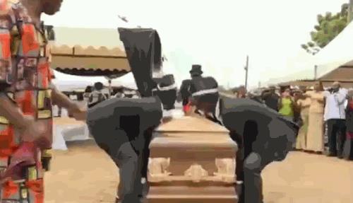 黑人抬棺是不是真的 黑人抬棺专业团队照片