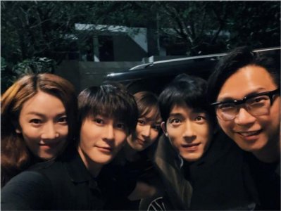 ​杨紫井柏然CP感大爆棚杨紫罕见秀性感，穿紧身泳衣大秀凹凸身材