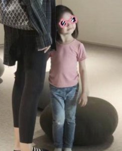 ​张梓琳晒两娃，长女高挑成小女神，妹妹豪爽更讨喜