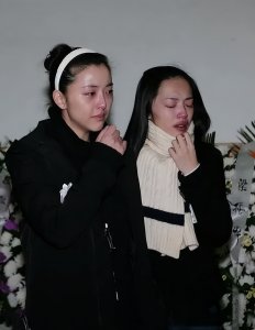 ​潘星谊：和温兆伦成双成对，29岁撞碎鱼缸去世，父亲却微笑送别