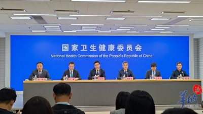 ​张忠德答羊晚记者问：提升全民健康素养，公立医院如何发挥作用？