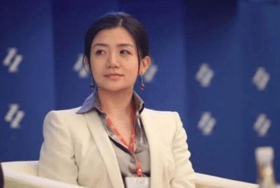 ​中国最有钱的4个“美女富婆”，高颜值还单身，个个气场不输明星