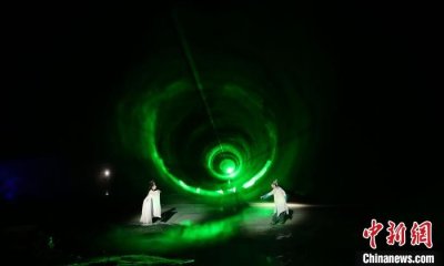 ​经典黄梅戏剧目《天仙配》“穿”上新科技“外衣”