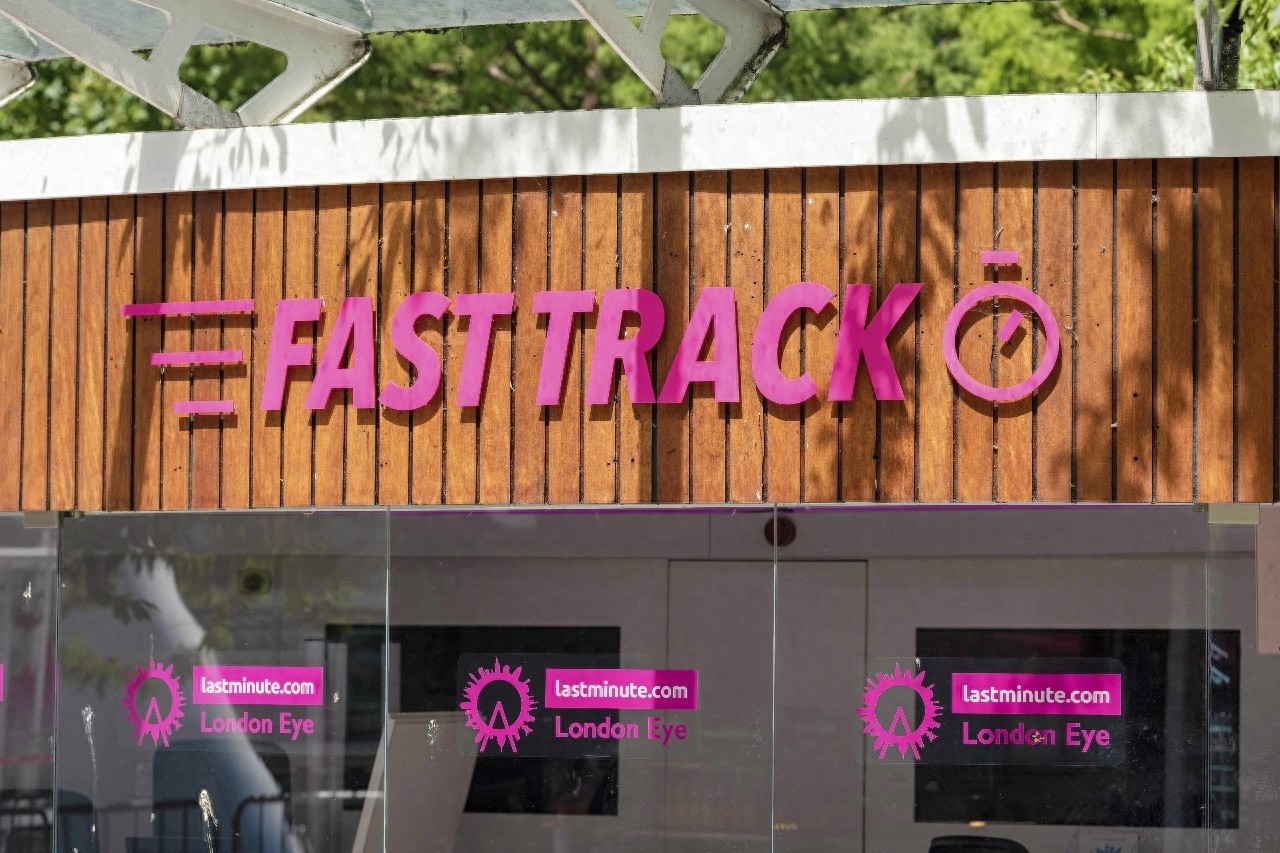 于8月1日重新开放的英国“伦敦眼”