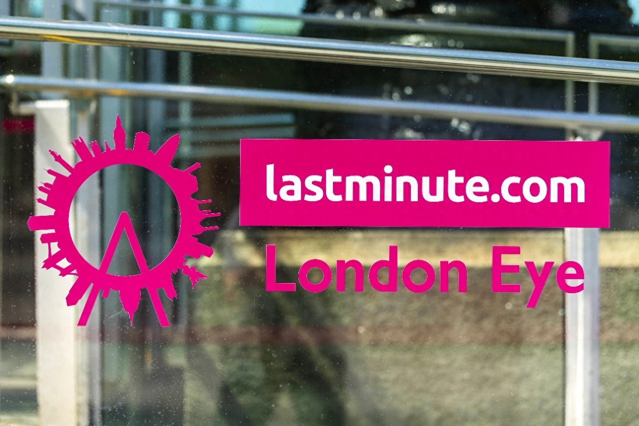 于8月1日重新开放的英国“伦敦眼”