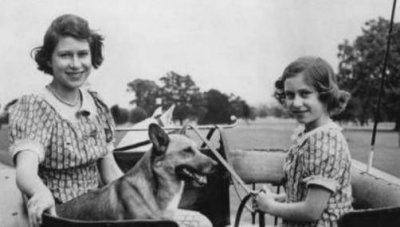 ​伊丽莎白二世和柯基犬的不解之缘，一组照片见证玄机