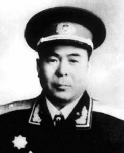 ​崔建功：出身俘虏，后在上甘岭一战成名，终成开国少将