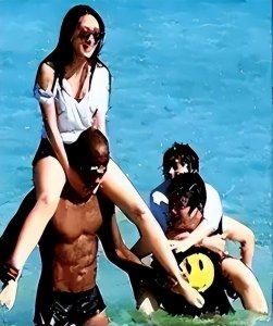 ​曾与外国人海边玩耍，和孔令辉同居11年的马苏，如今彻底没救了？