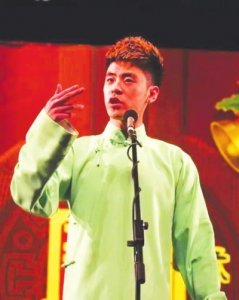 ​德云社张云雷跳楼同伴曝原因:感情工作都有