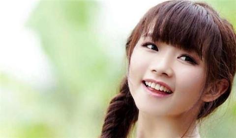 如何应对女朋友生气：理解情绪、沟通、道歉与关心