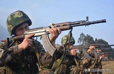 ​连老外都非常喜欢一代名枪“八一杠”