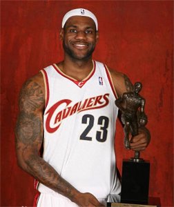 ​篮球之神！勒布朗-詹姆斯