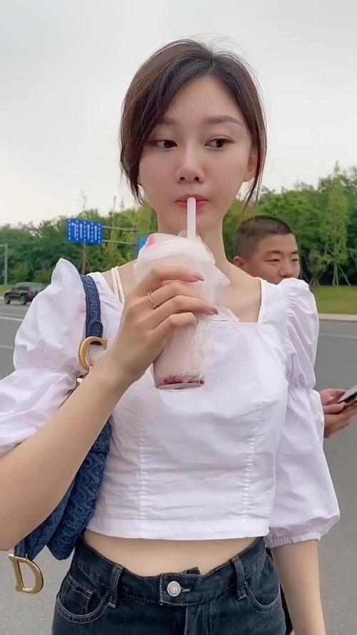 张芮尔个人资料,张芮尔个人图片超(张芮尔到底是哪里人) 张芮尔个人资料,张芮尔个人图片超(张芮尔到底是哪里人)