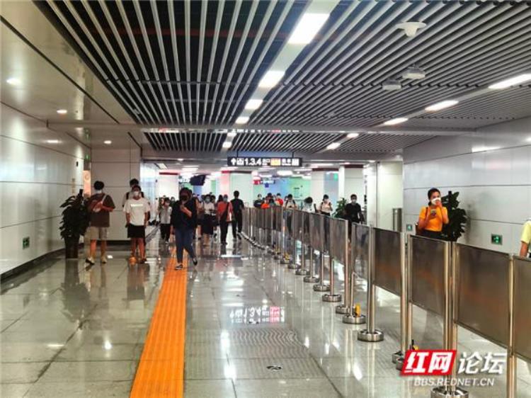 长沙地铁未来发展趋势「长沙发展有多快从改变长沙人出行方式的长沙地铁说开去」