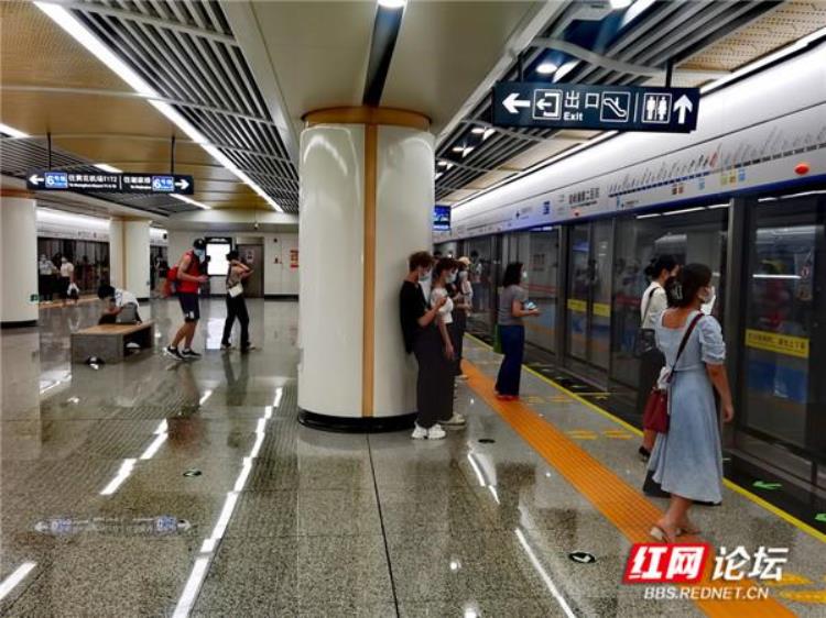 长沙地铁未来发展趋势「长沙发展有多快从改变长沙人出行方式的长沙地铁说开去」
