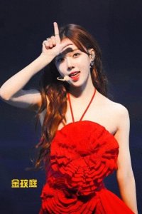 ​金玟庭：aeSpa的闪耀新星