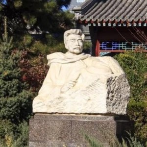 ​文盲妻子仁至义尽，文豪丈夫冷漠无情，鲁迅先生结发妻子朱安一生