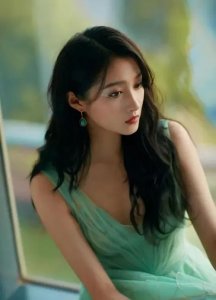 ​影视女神关晓彤时尚写真图