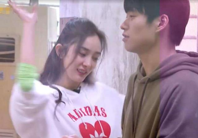 魏大勋肚皮舞惊艳拜杨幂所赐？杨幂大跳钢管舞曾让魏大勋如痴如醉