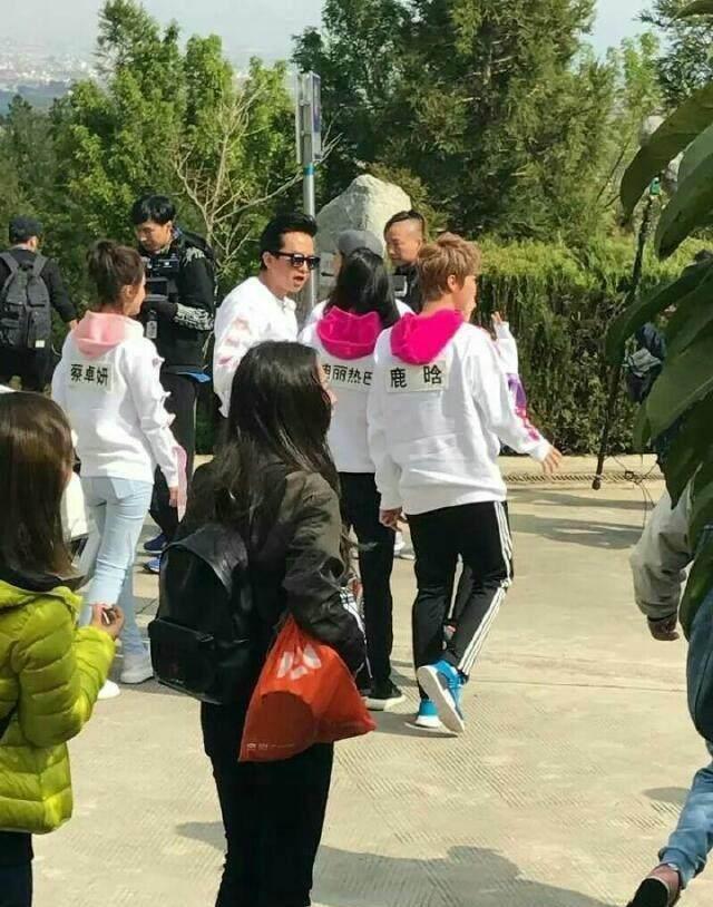 迪丽热巴新恋情曝光?网友:是真的吗?陈伟霆张云龙还是高伟光!