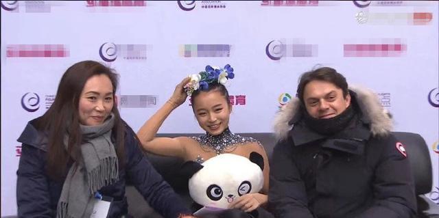 42岁陈露与54岁洋老公新照男帅女靓显年轻，混血女儿又夺冠