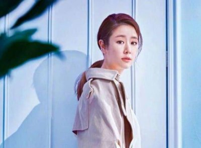 ​42岁林心如和71岁婆婆合照曝光，颜值不相上下，像一对姐妹