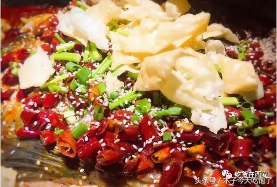 原来好吃的烤鱼都在这里（西安这5家烤鱼太有本事）(2)