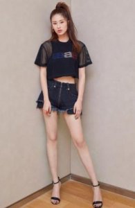 ​颖儿曾拥有颜值与体重的双重巅峰，如今认为微胖状态也别有一番可爱charm