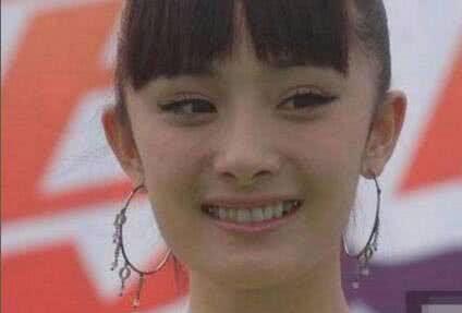 杨幂十年前旧照曝光,这就是传说中的嫩牛五方?整没整一目了然