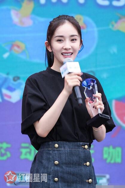 杨幂刘恺威最新消息二人离婚属实吗 七夕节杨幂有全脸算我输