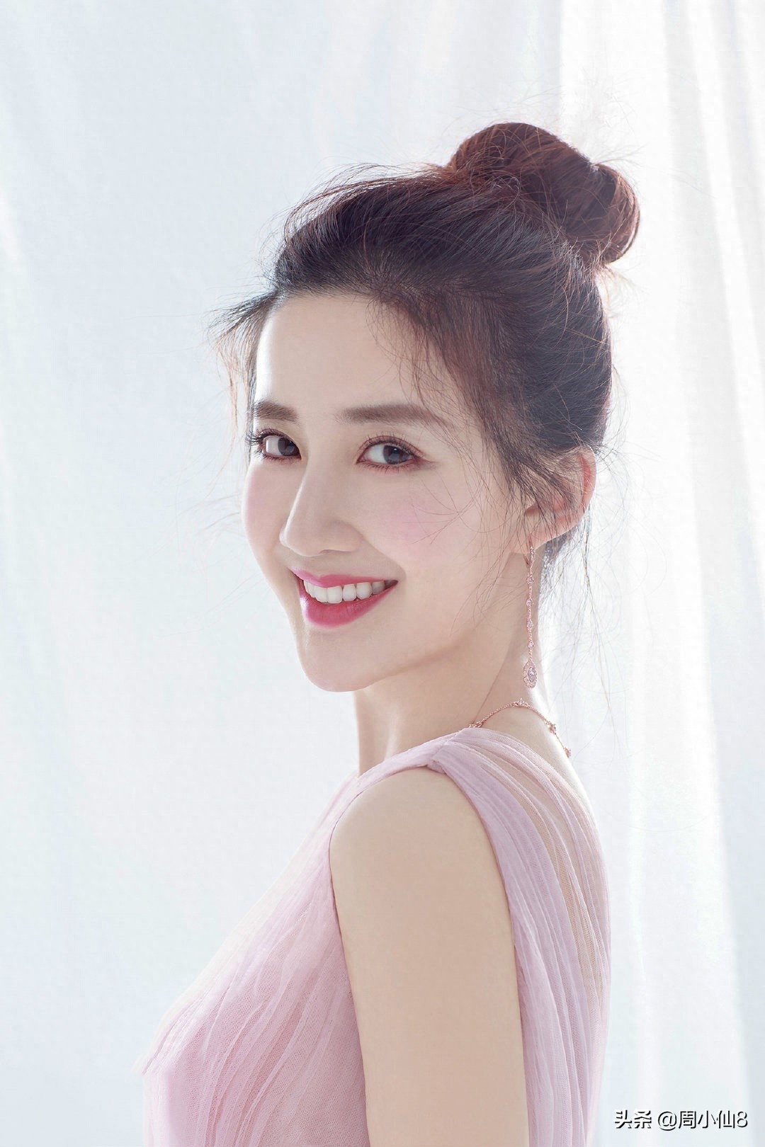 明星陈欣予,娱乐圈女演员,被誉为“胶原蛋白女神”