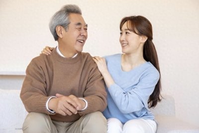 ​我27岁当保姆伺候78岁大爷，三月后怀孕：这老头太坏了